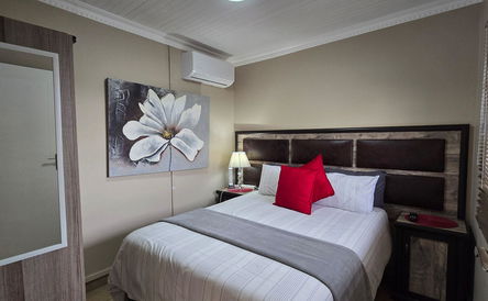 Self Catering Cottage - 8