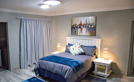 Luxury Business/Family Room - 4