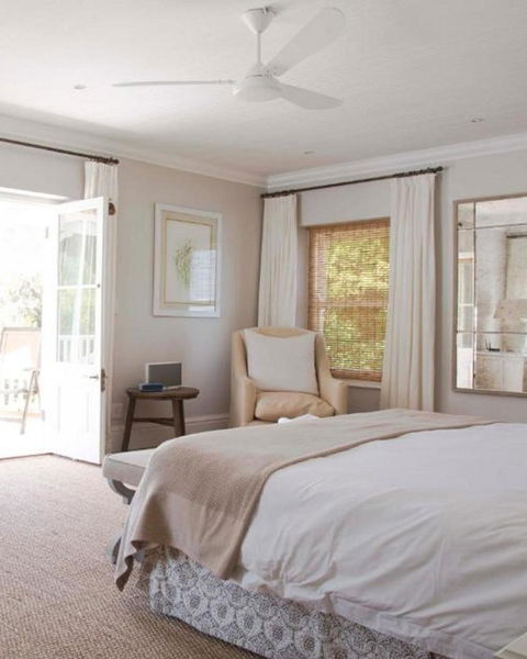 Iris bedroom