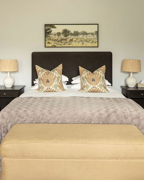 Protea bedroom (King XL bed)