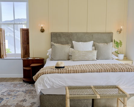 Silverthorn - Superior Room