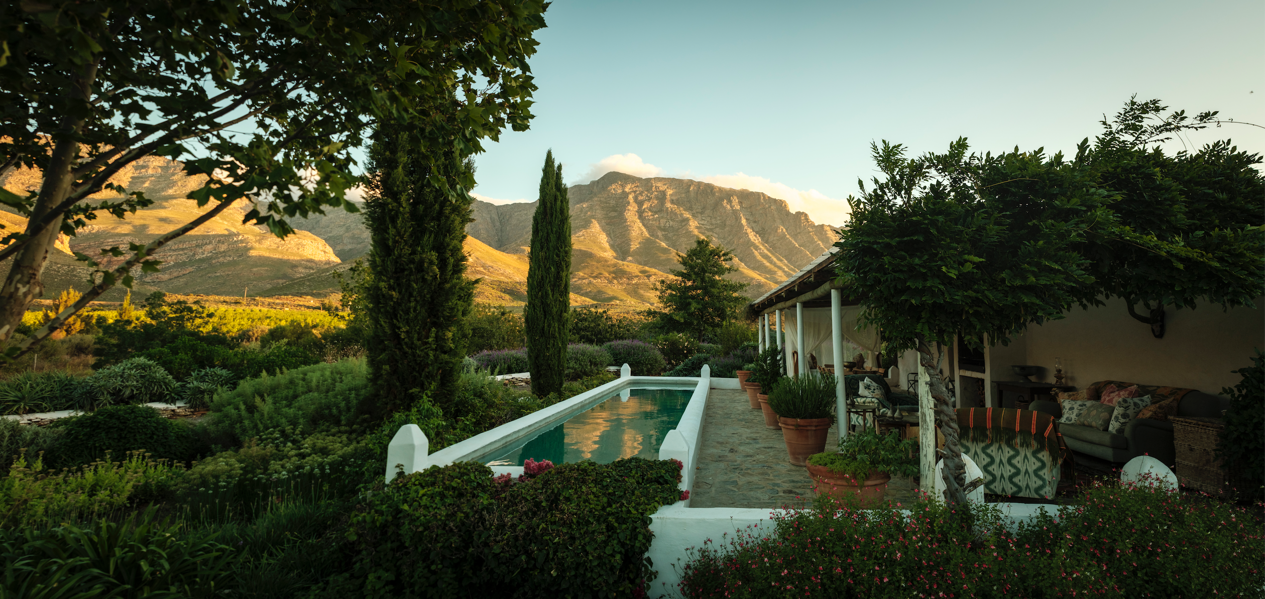 De Hoek pool guesthouse looking at the Karoo