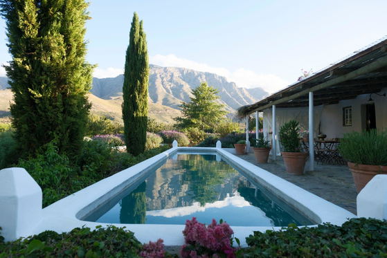 De Hoek pool guesthouse looking at the Karoo Langeberg Mountains