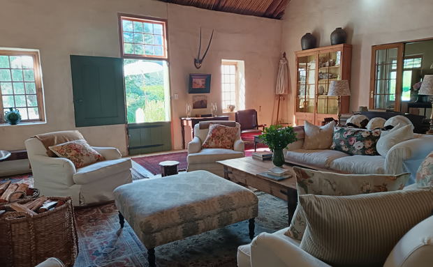 De Hoek Drawing room guesthouse looking at the Karoo Langeberg Mountains De Hoek Drawing room guesthouse looking at the Karoo Langeberg Mountains
