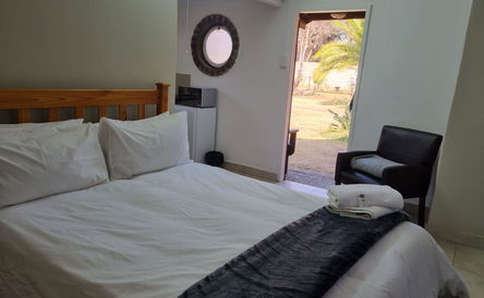 Deluxe Single/Double Room