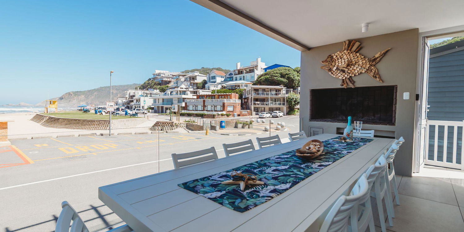Herolds Bay Beachfront Apartment