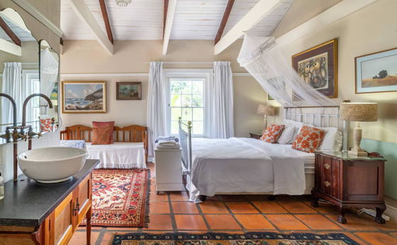Luxury Coach House