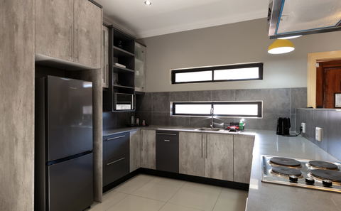 Fully Fitted Kitchen