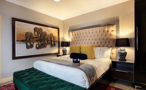 Deluxe Suite 1
