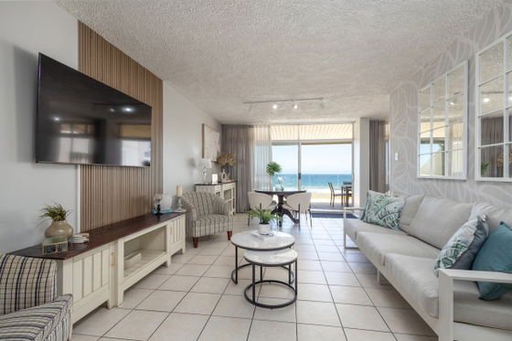 Living room / Dining area