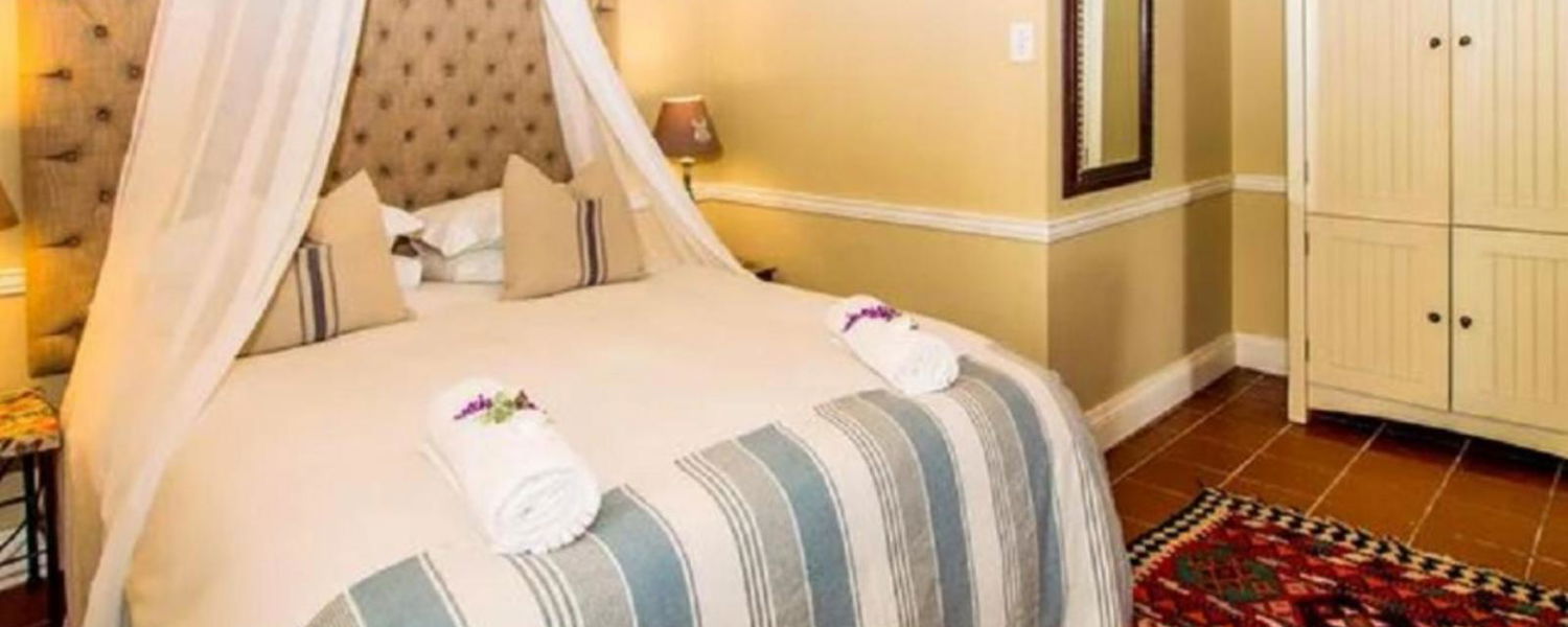Queen Room with Single Bed