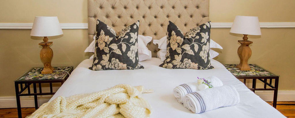 Queen Bed (en-suite)