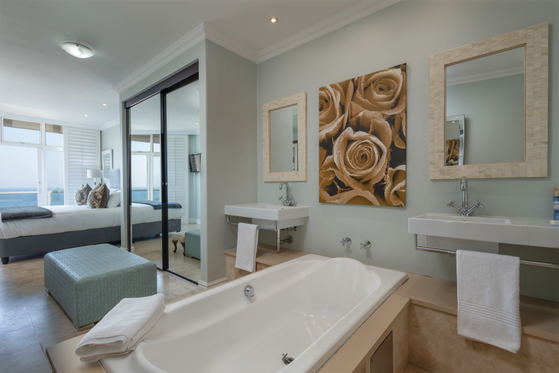 Main en suite