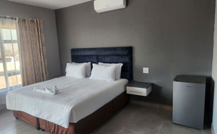 Standard King/Twin Room with Pool View