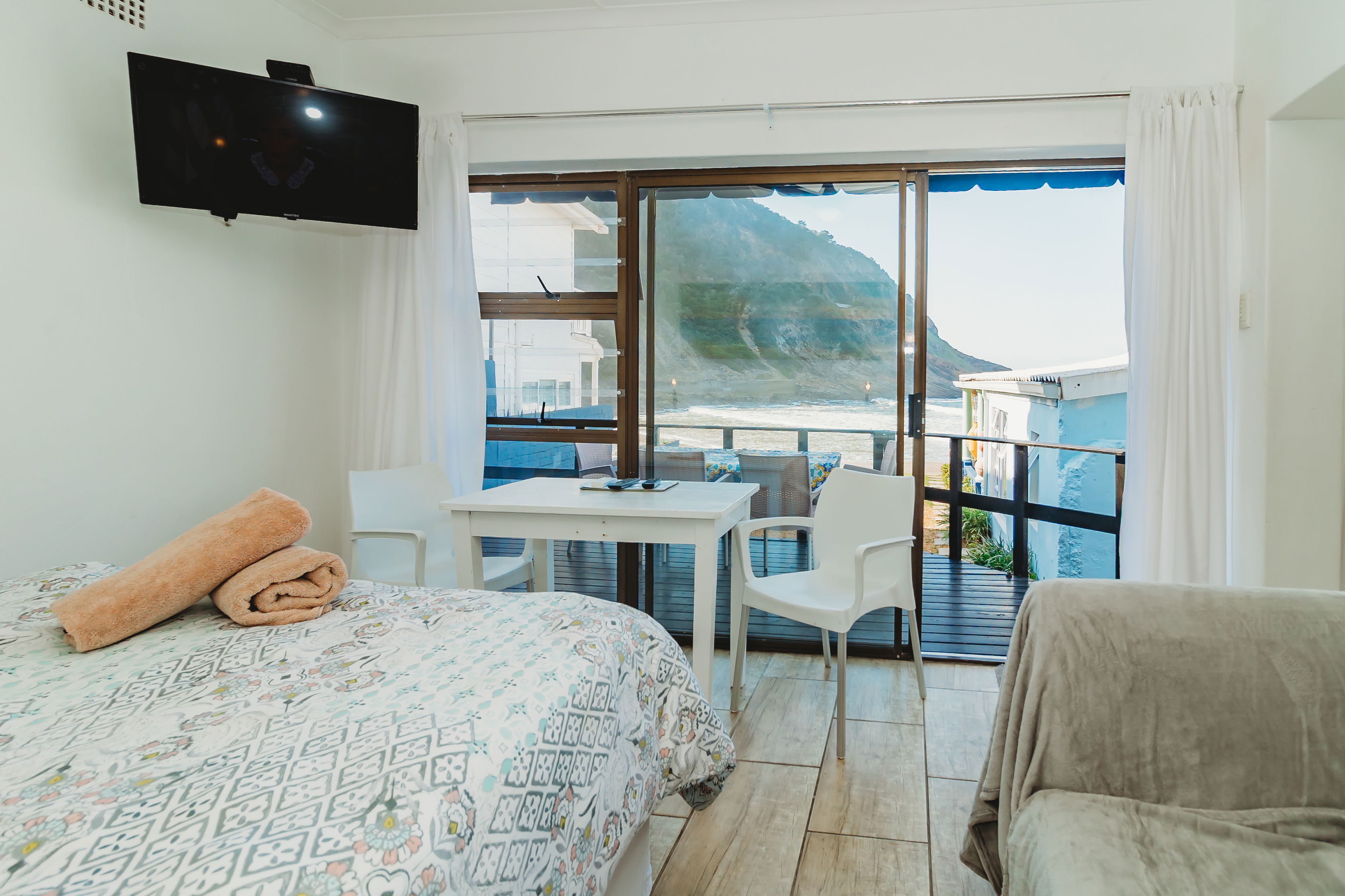 Cheap Accommodation at the Beach