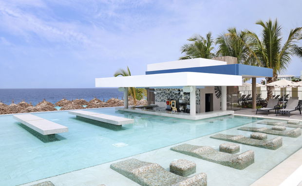 pool view at riu swahii palace zanzibar