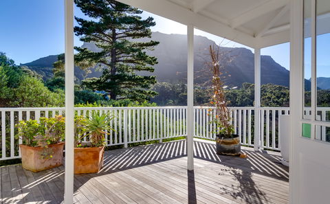 Wrap-Around Deck Overlooking the Valley