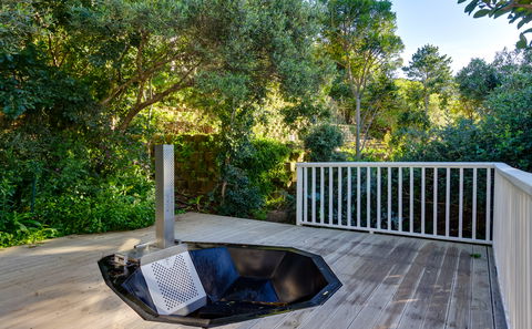 Romantic Woodfired Hot Tub