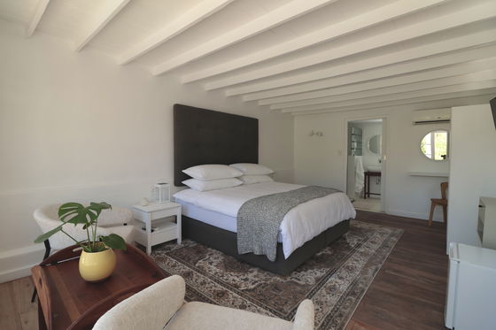 bedroom at robertson manor