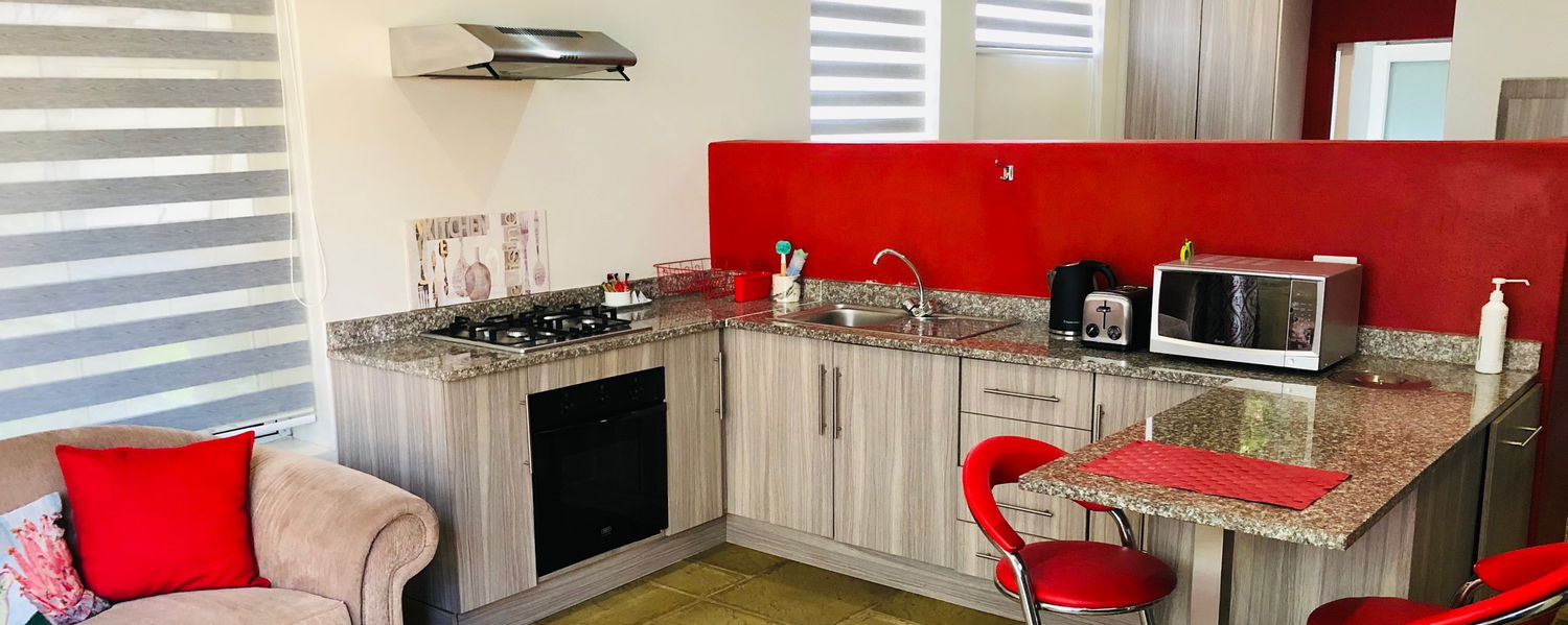 Peaceful Garden Hideaway