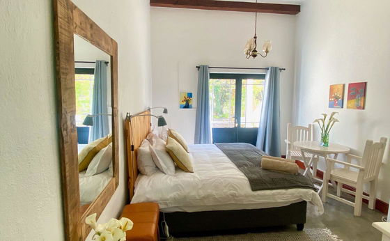 Open-plan Studio with Garden View