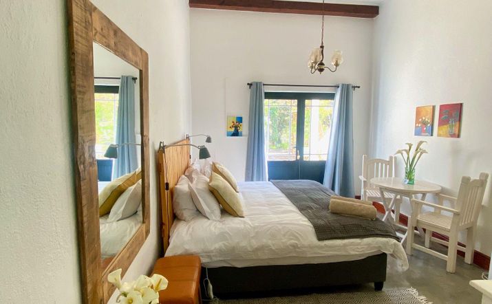 Open-plan Studio with Garden View