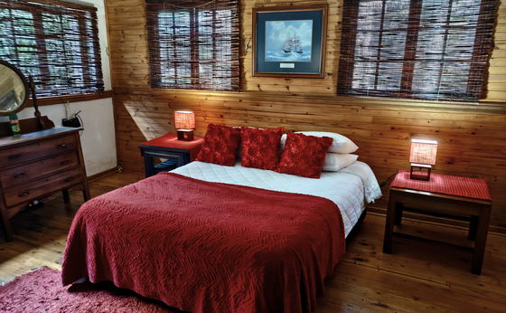 2 Bedroom Pool Room – (Cottage 17)
