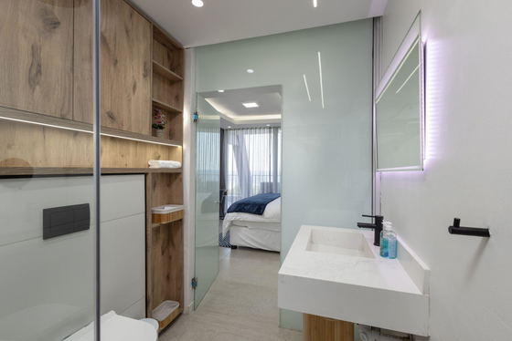 Main en suite