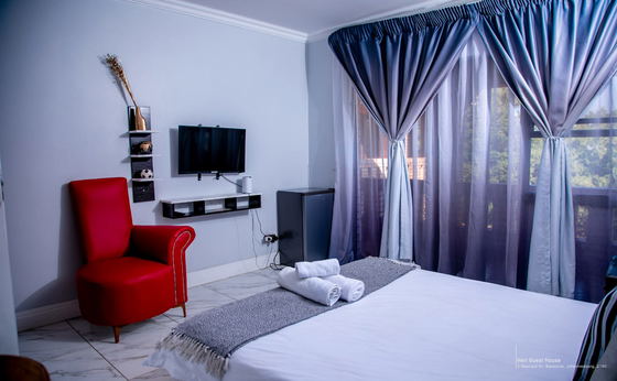 Deluxe Queen Room