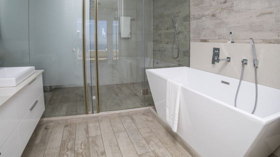 Main En Suite