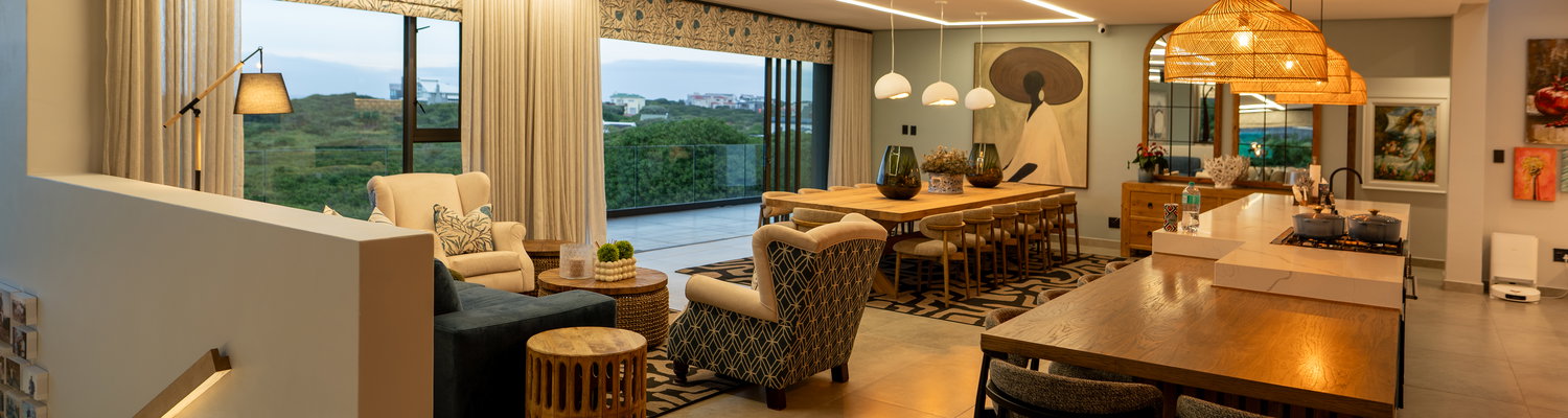 Decks, Jacuzzi & Braai Area