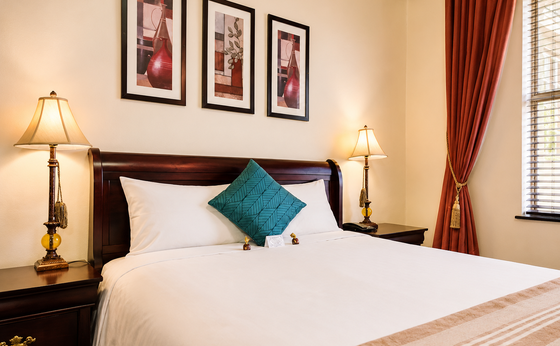 Suite with Lounge & Shower