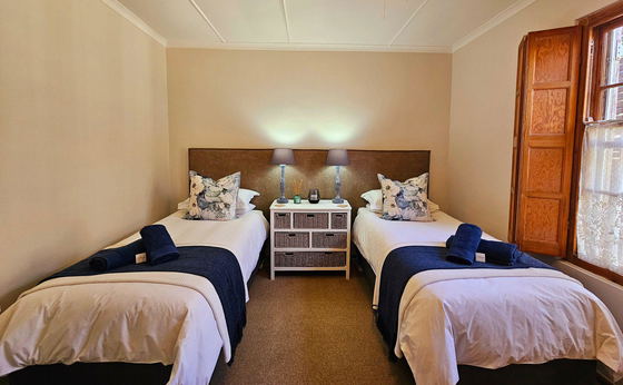Dias Room