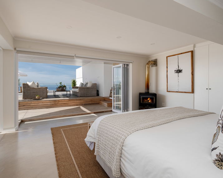 Luxury Honeymoon Penthouse Suite 8