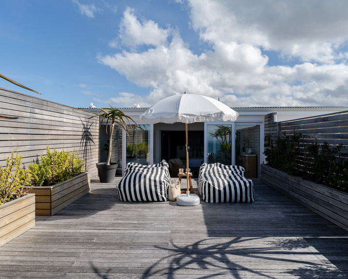 Luxury Penthouse Suite 11