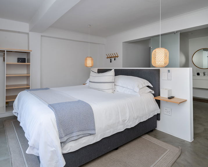 Luxury King Room 6