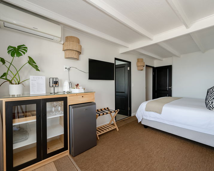 Luxury Penthouse Suite 12
