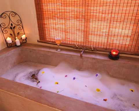 Romantic Country Comfort