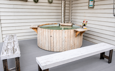 Hot tub set up for a celebration, wide view