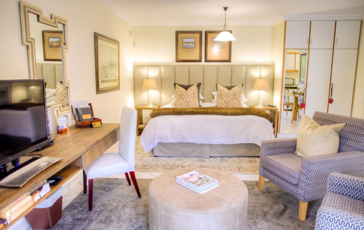 The Yellowwood Room bedroom