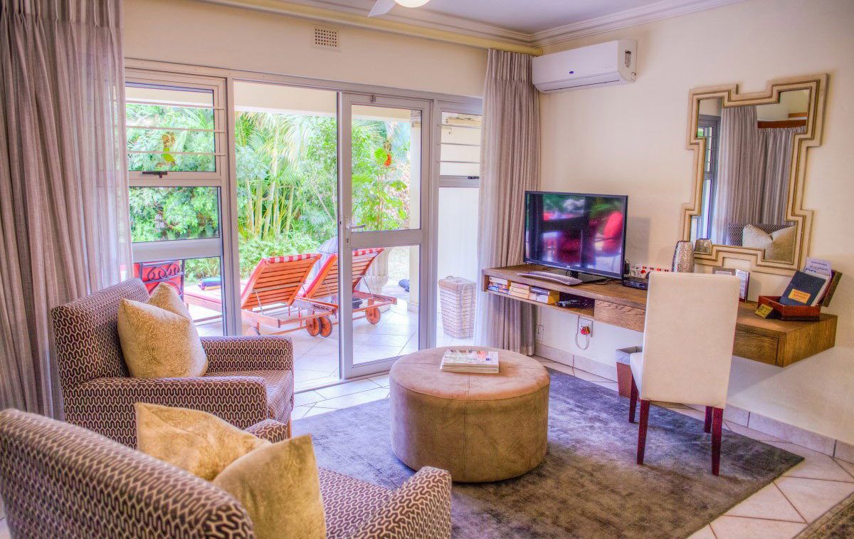 The Yellowwood Room lounge area