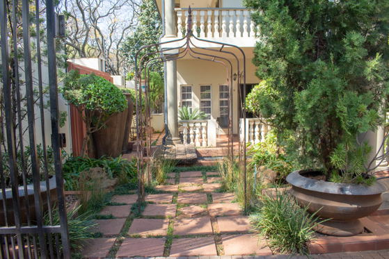 Goodeys Premier Guesthouse exterior