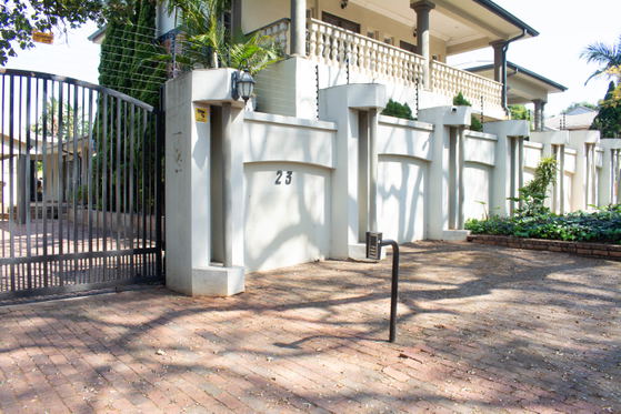 Goodeys Premier Guesthouse exterior