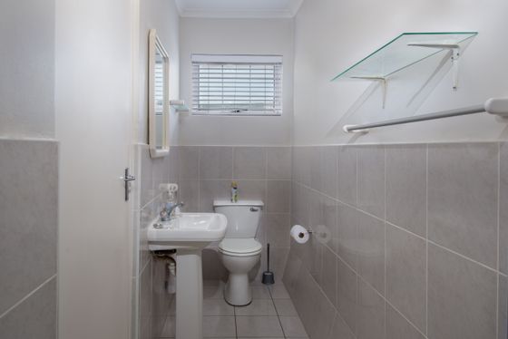 Standard Room - Room 4 bathroom