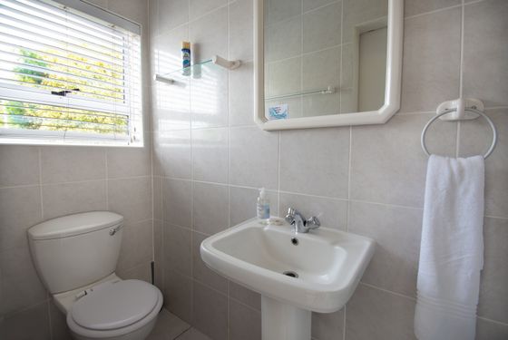 Standard Room - Room 8 bathroom