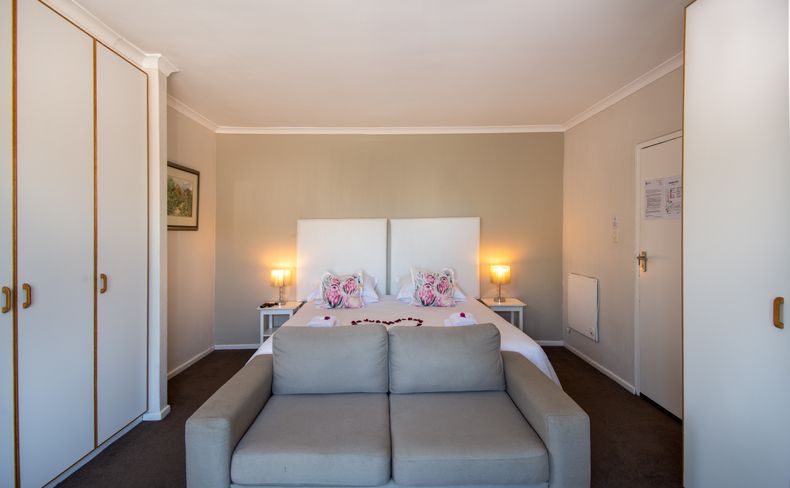 Large Room - Room 1 bed