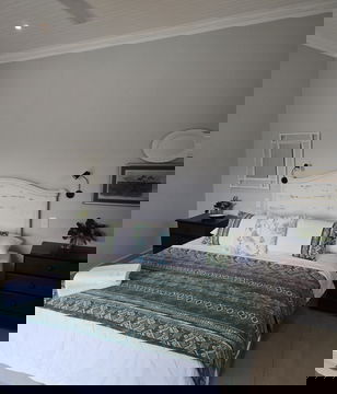 Deluxe House Bedroom 1