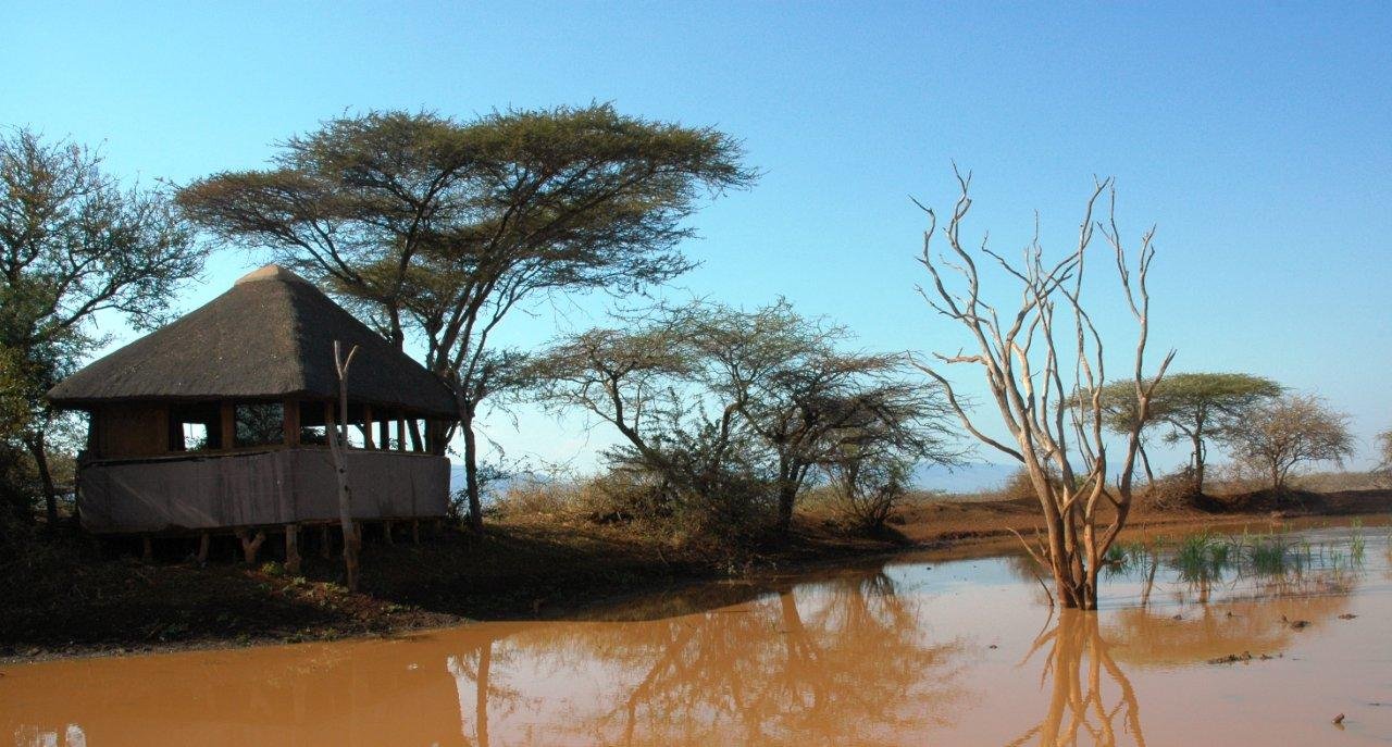 hide safari lodge photos