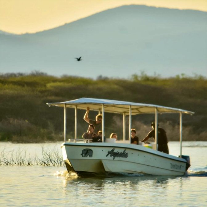 water safaris, river cruises, boat cruise, game viewing from water