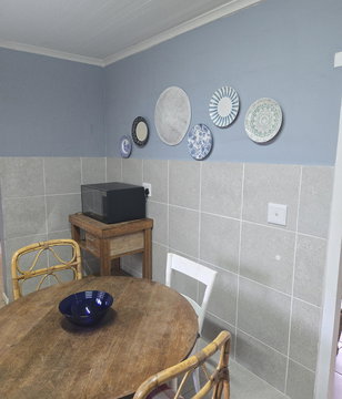 Kitchenette & Dining area